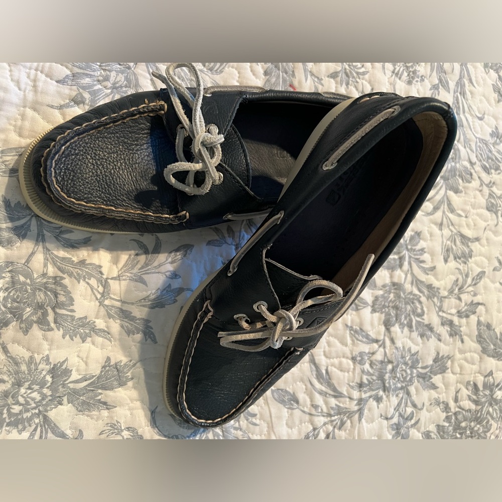 Women’s Sperry Topsiders size 9